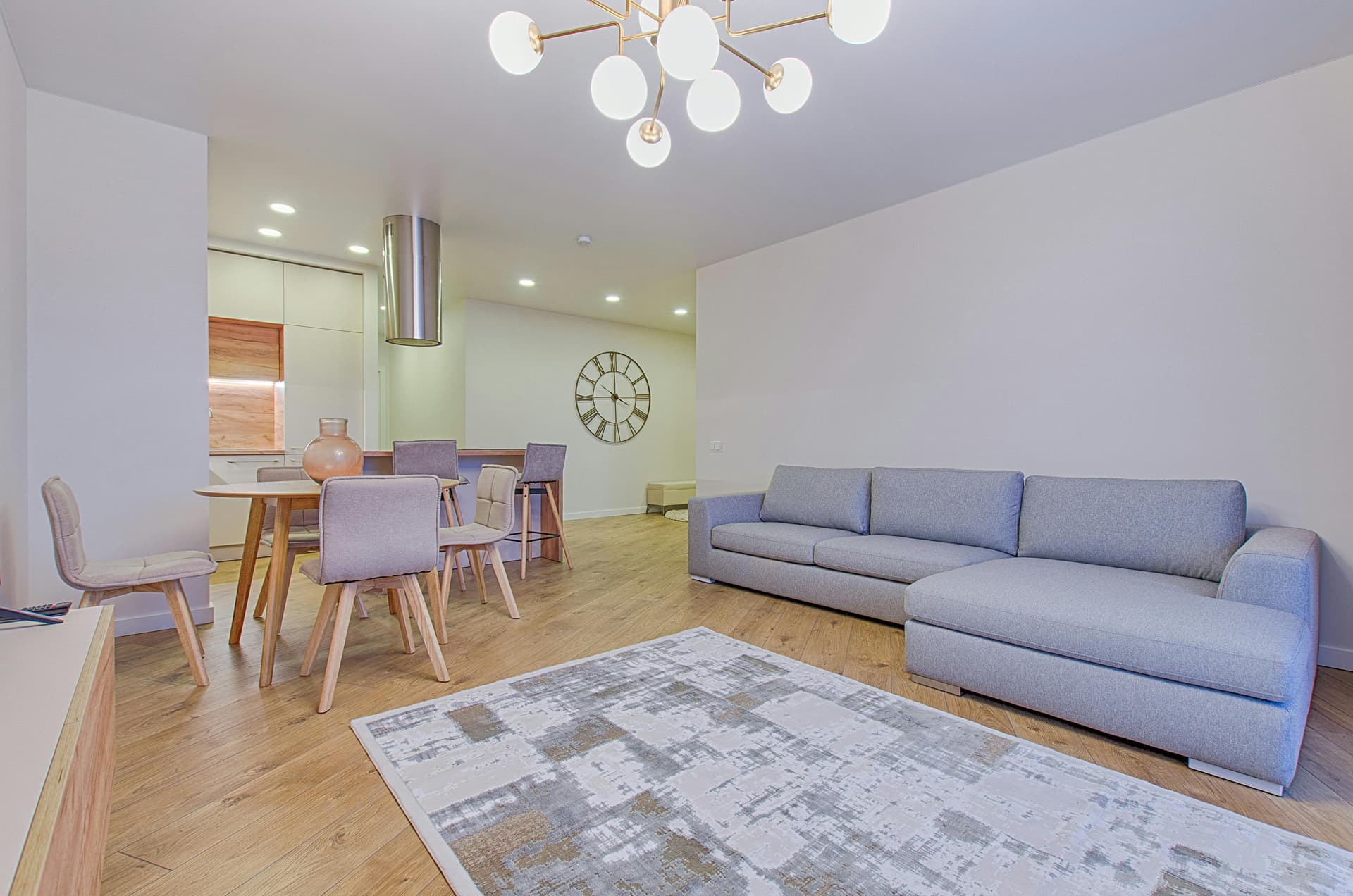 Studio Meuble VIP Le Rocher - Nkak Boum